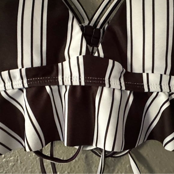 SHEIN Woman’s Size S Two Piece Bathing Suit Black and White NWOT - Picture 3 of 14